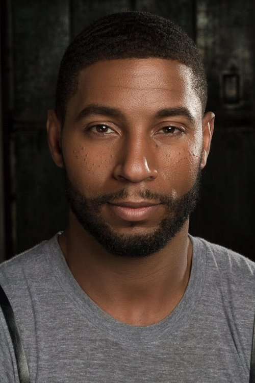 Professional portrait of artist Markell Williams.